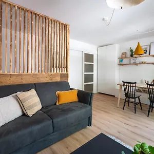 cosy-appartement-plein-centre-proche-lac-parking-gratuit.hotels-rhonealpes.com/